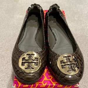 Tory Burch ballet flats. LIKE NEW!!